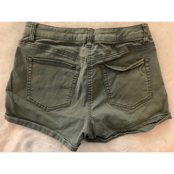 Shorts - Picture 3 of 3